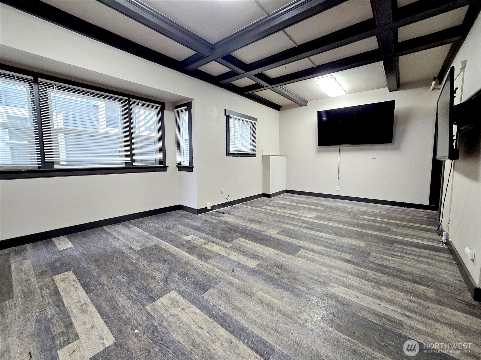 4738 17th Avenue Northeast Seattle, WA 98105 - Photo 3 of 32