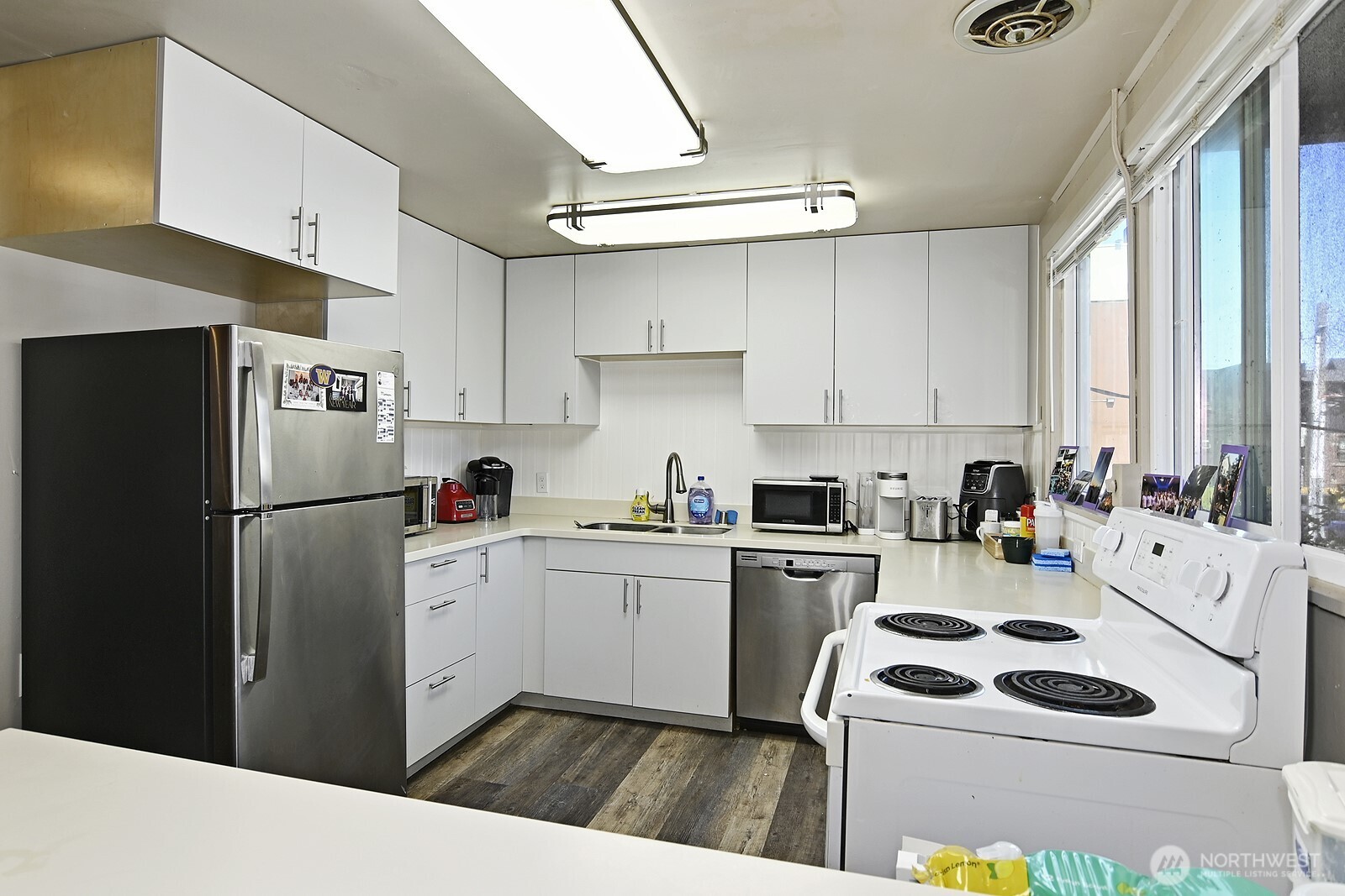 4738 17th Avenue Northeast Seattle, WA 98105 - Photo 5 of 32