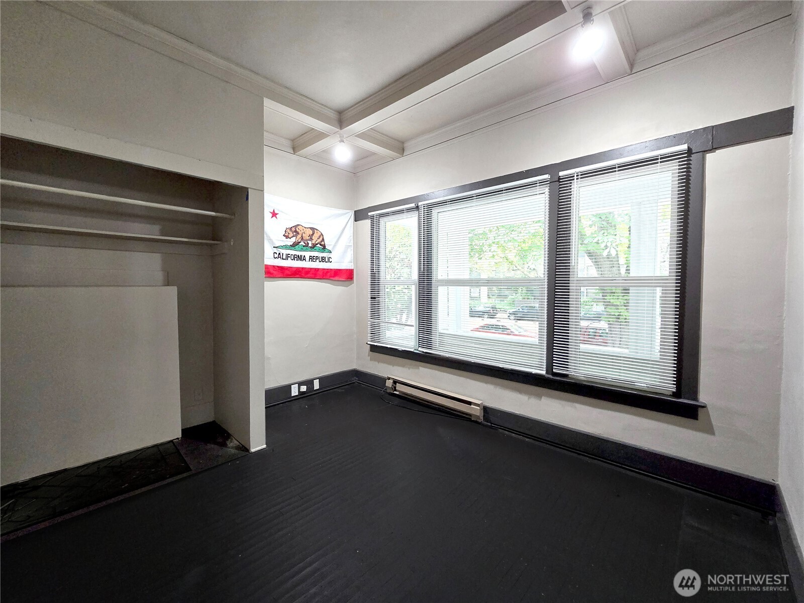 4738 17th Avenue Northeast Seattle, WA 98105 - Photo 6 of 32