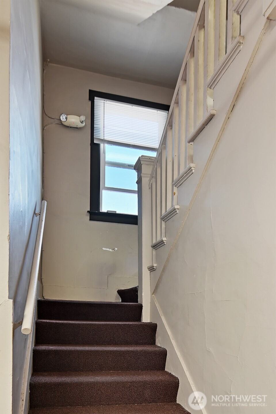 4738 17th Avenue Northeast Seattle, WA 98105 - Photo 9 of 32