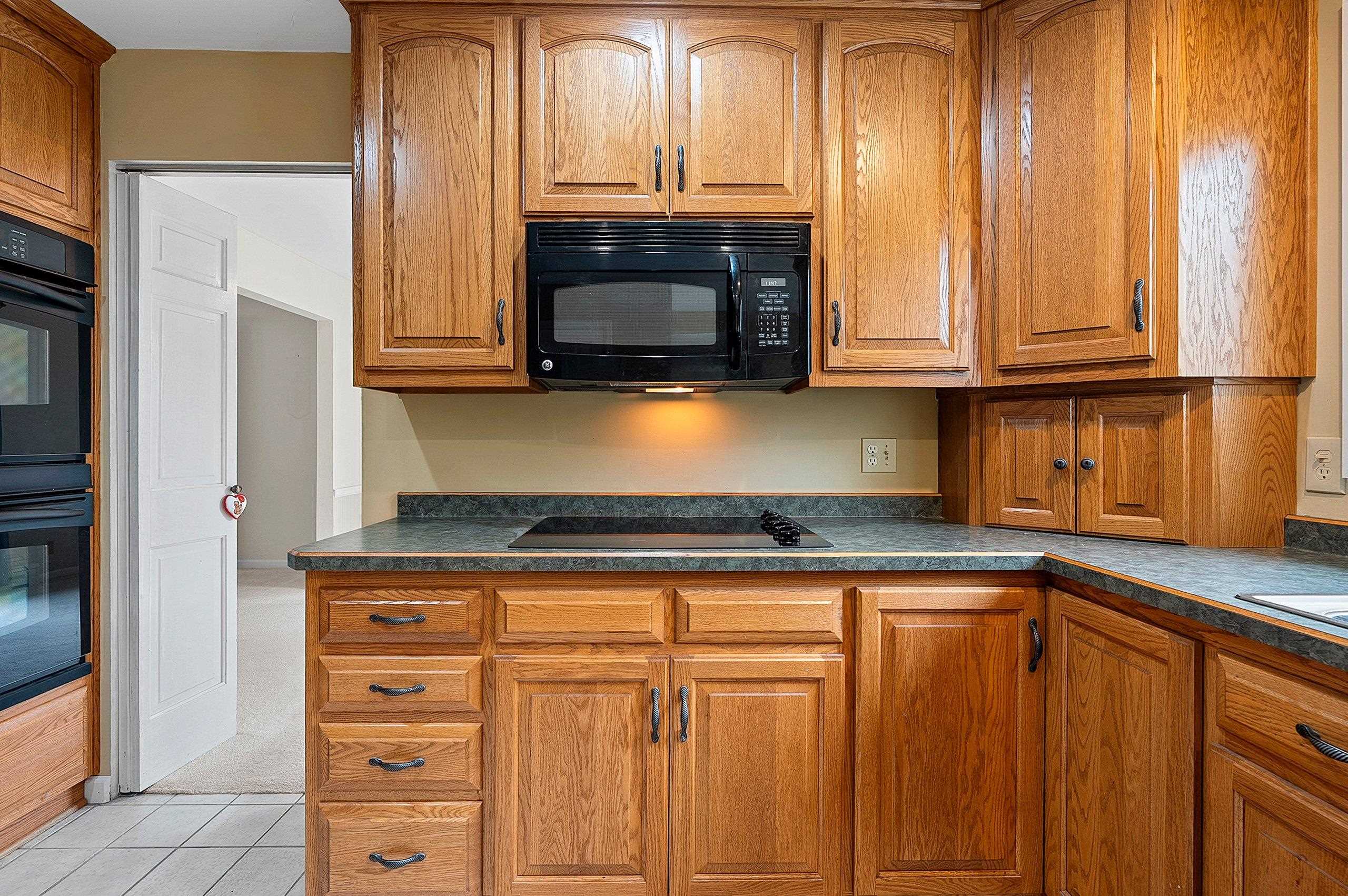 1909 North Nicholas Street Appleton, WI 54914 - Photo 13 of 59