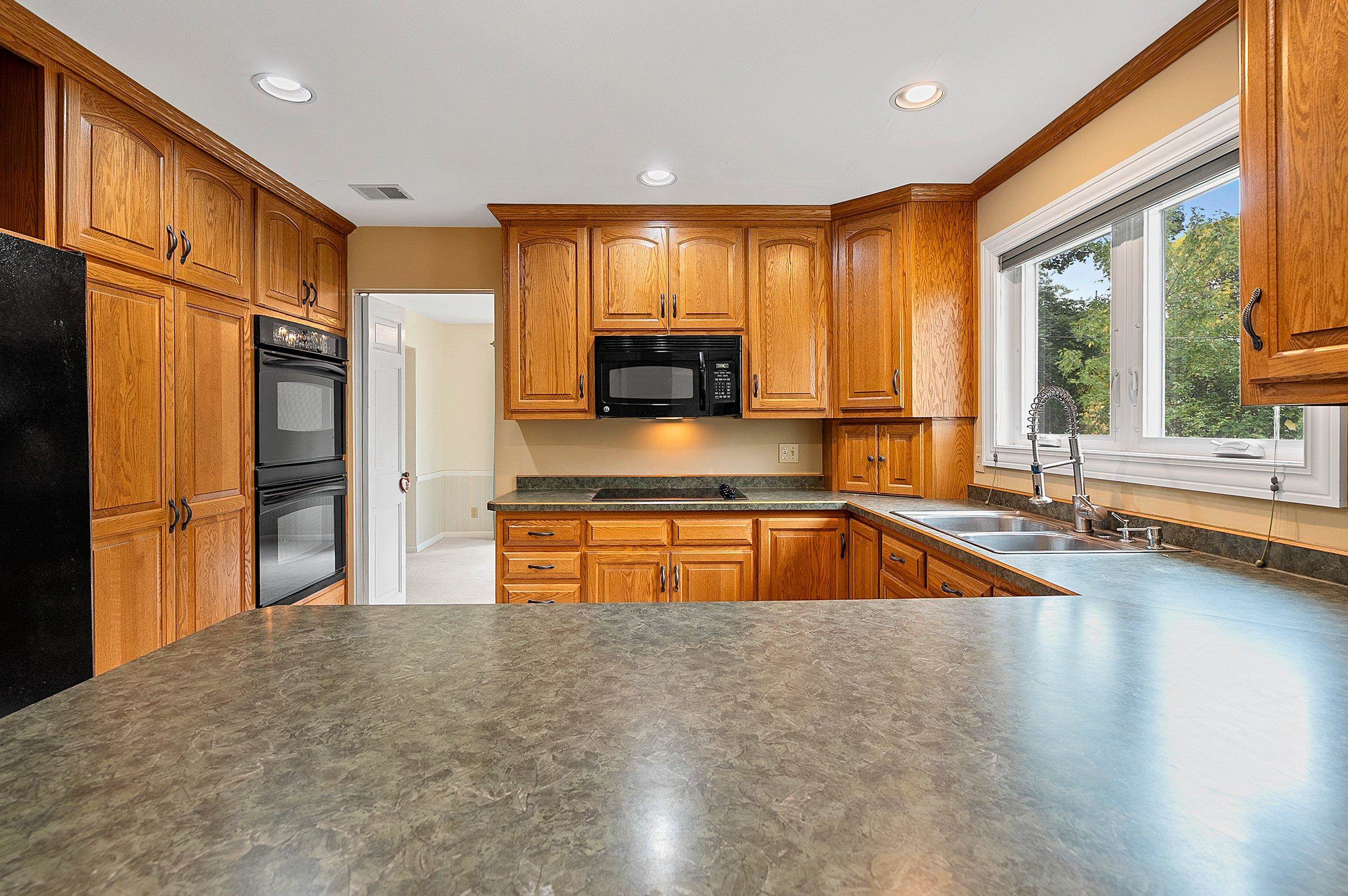 1909 North Nicholas Street Appleton, WI 54914 - Photo 16 of 59