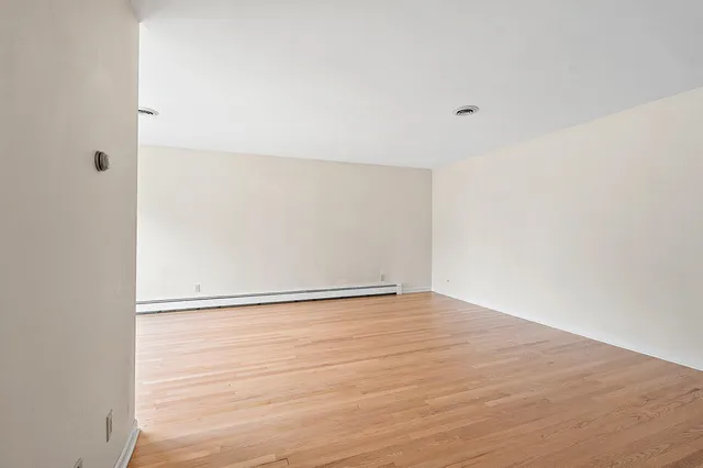 $364,900 | 1909 North Nicholas Street, Appleton, WI 54914