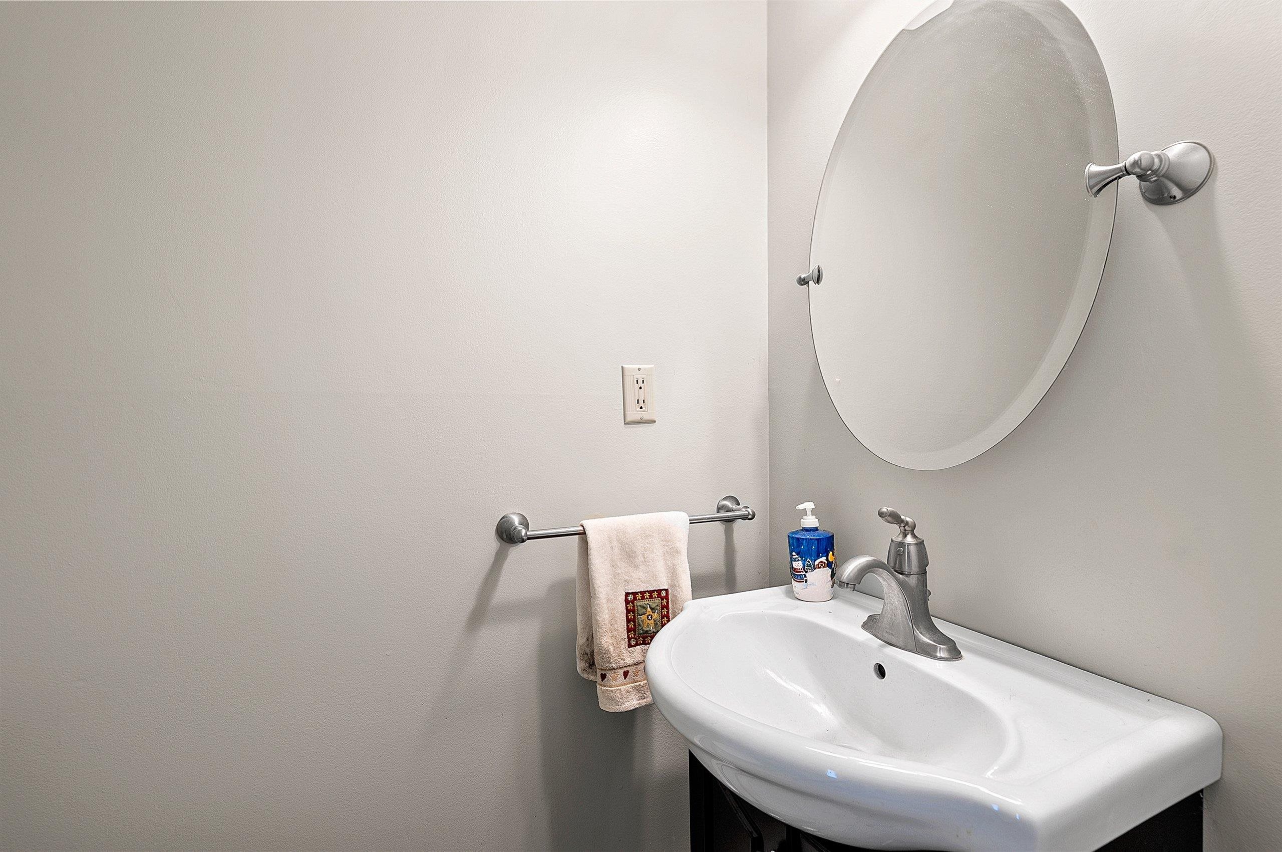 1909 North Nicholas Street Appleton, WI 54914 - Photo 30 of 59