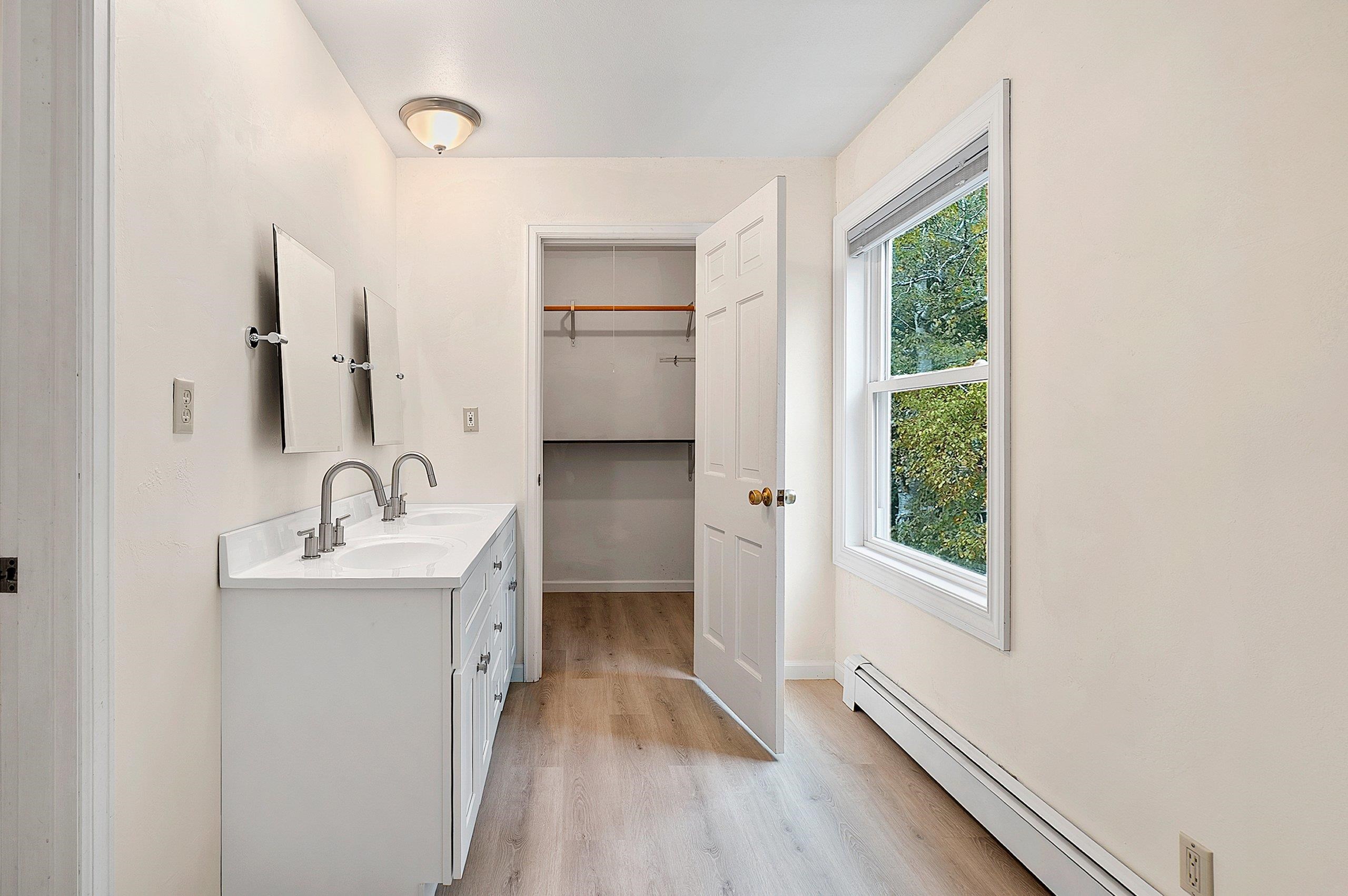 1909 North Nicholas Street Appleton, WI 54914 - Photo 34 of 59