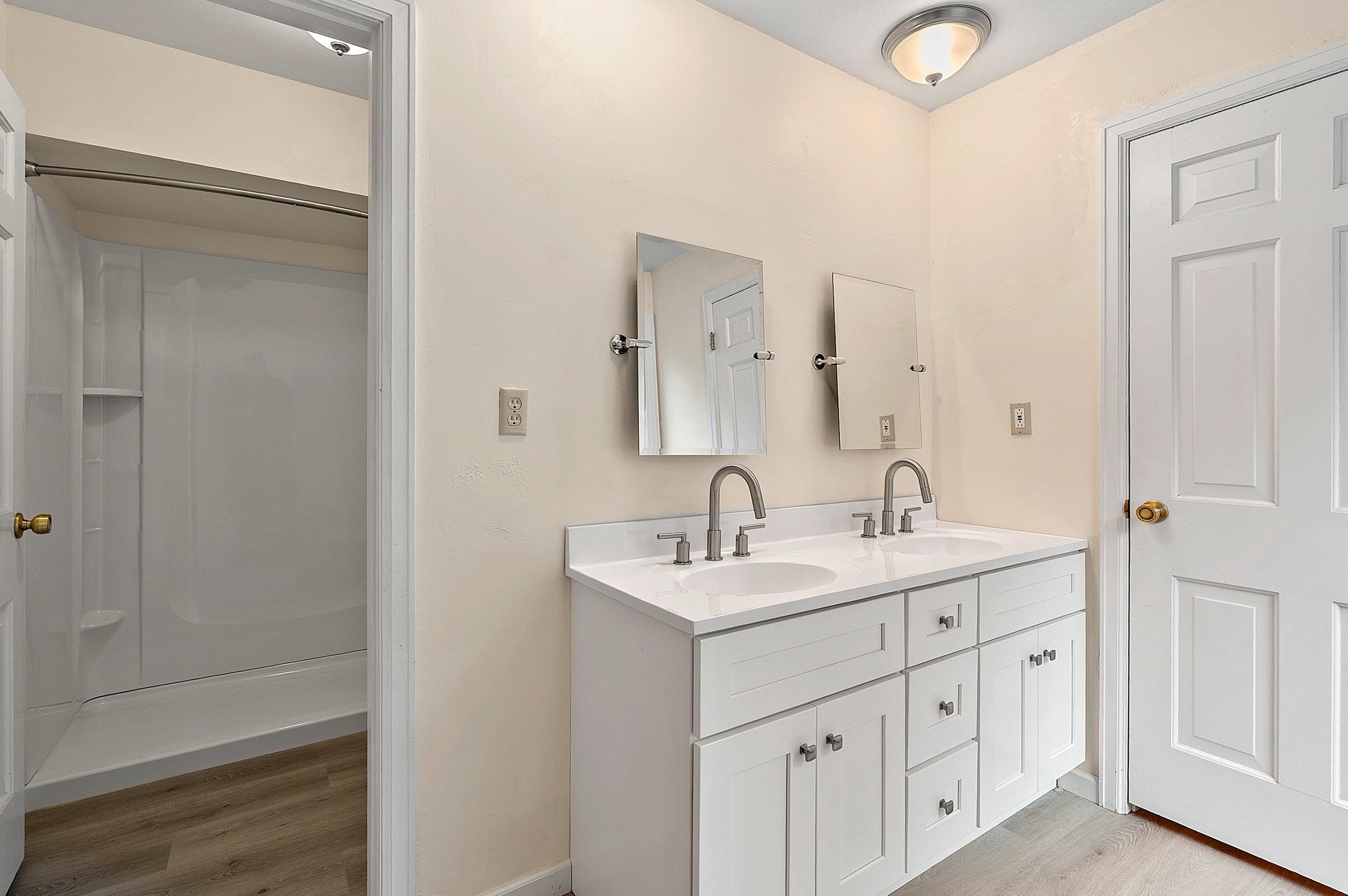 1909 North Nicholas Street Appleton, WI 54914 - Photo 36 of 59