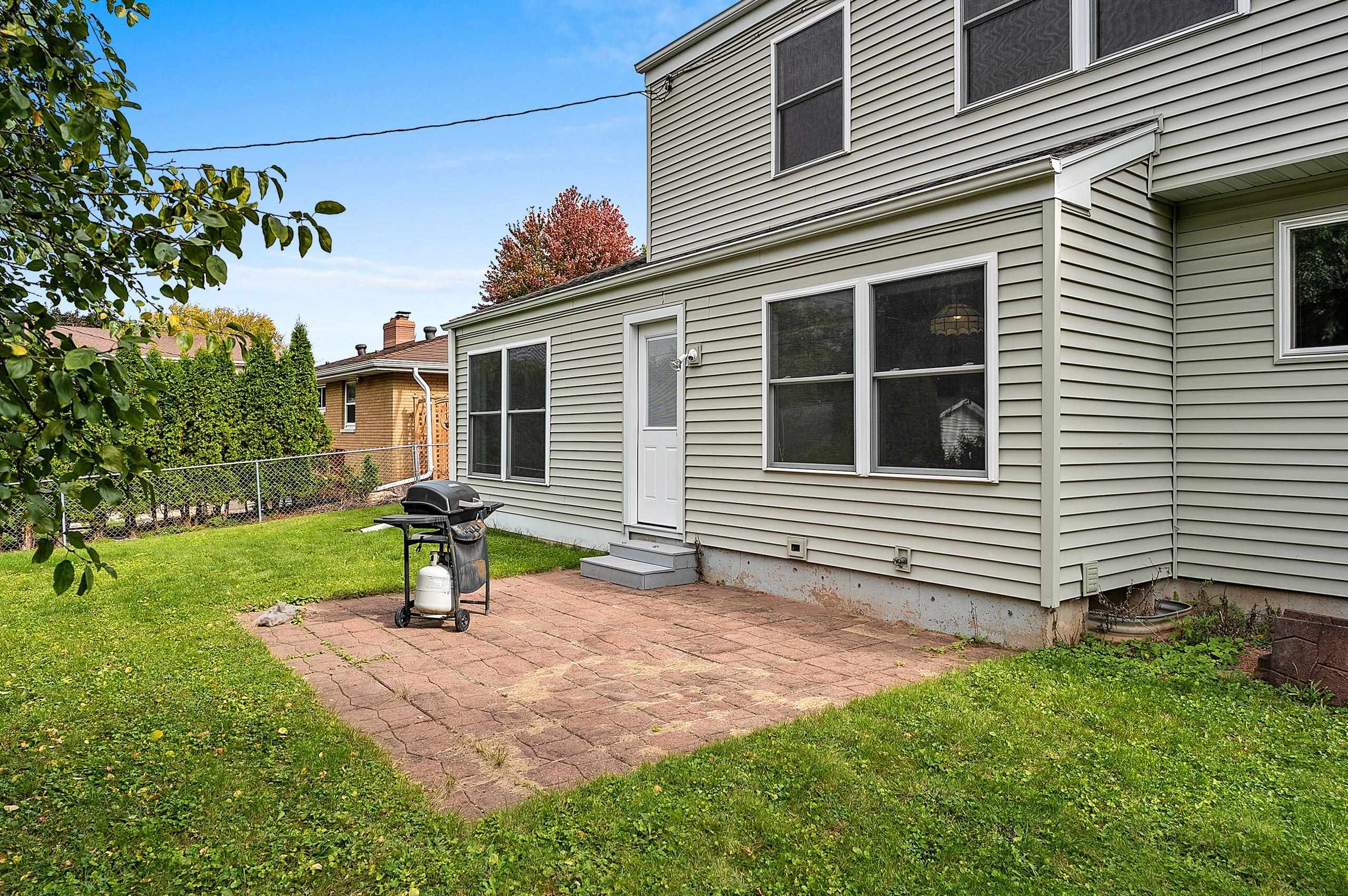 1909 North Nicholas Street Appleton, WI 54914 - Photo 49 of 59