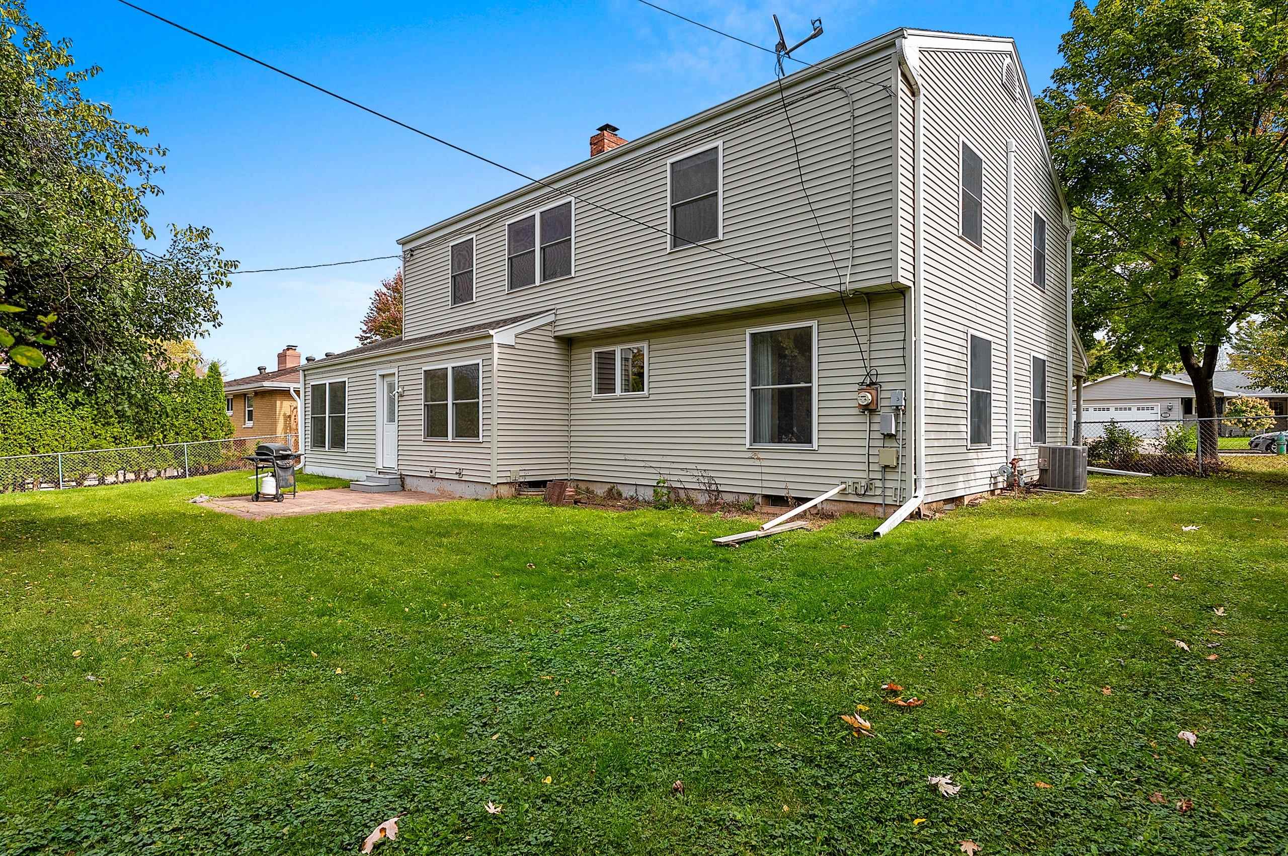 1909 North Nicholas Street Appleton, WI 54914 - Photo 51 of 59