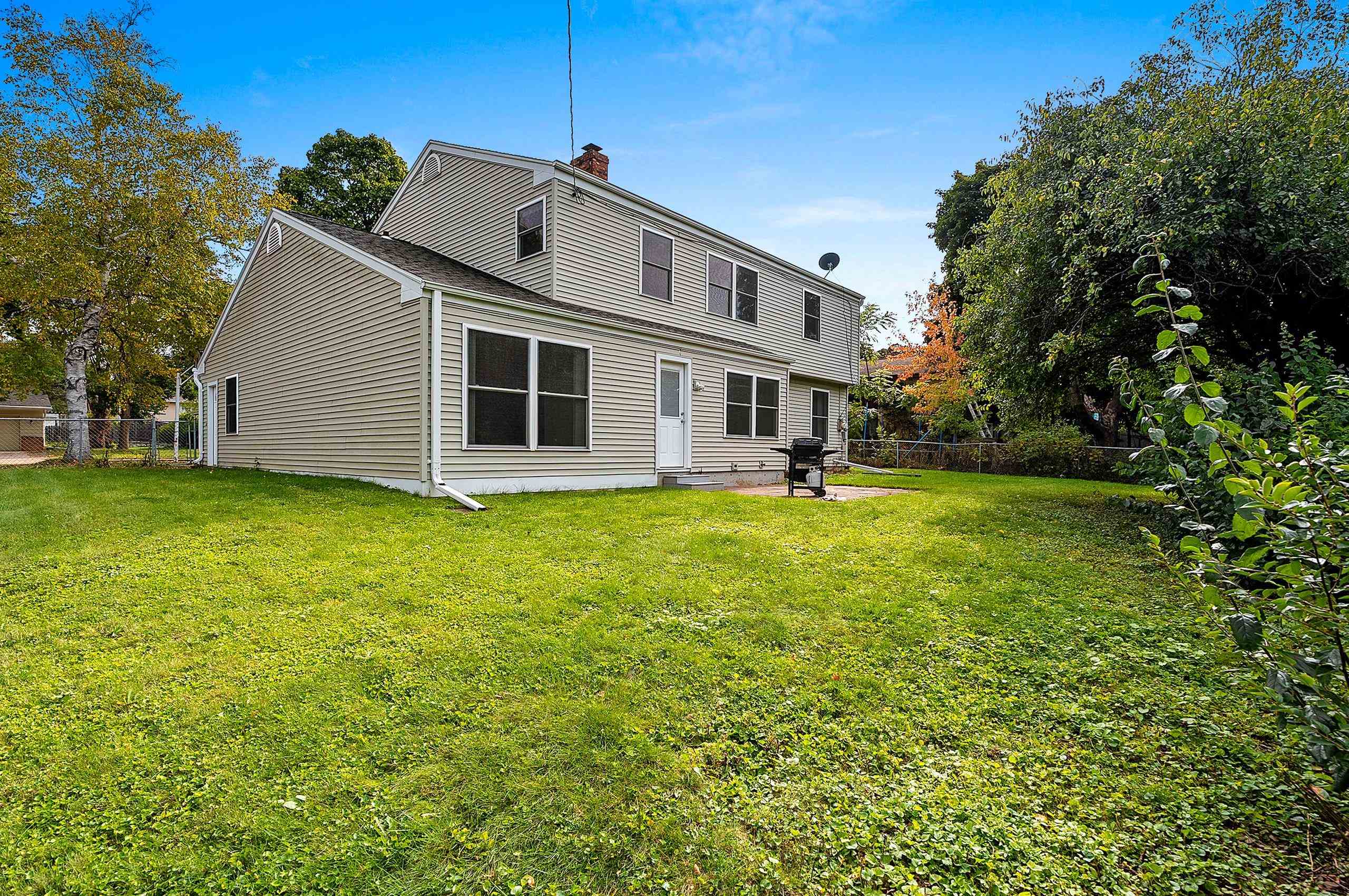 1909 North Nicholas Street Appleton, WI 54914 - Photo 53 of 59