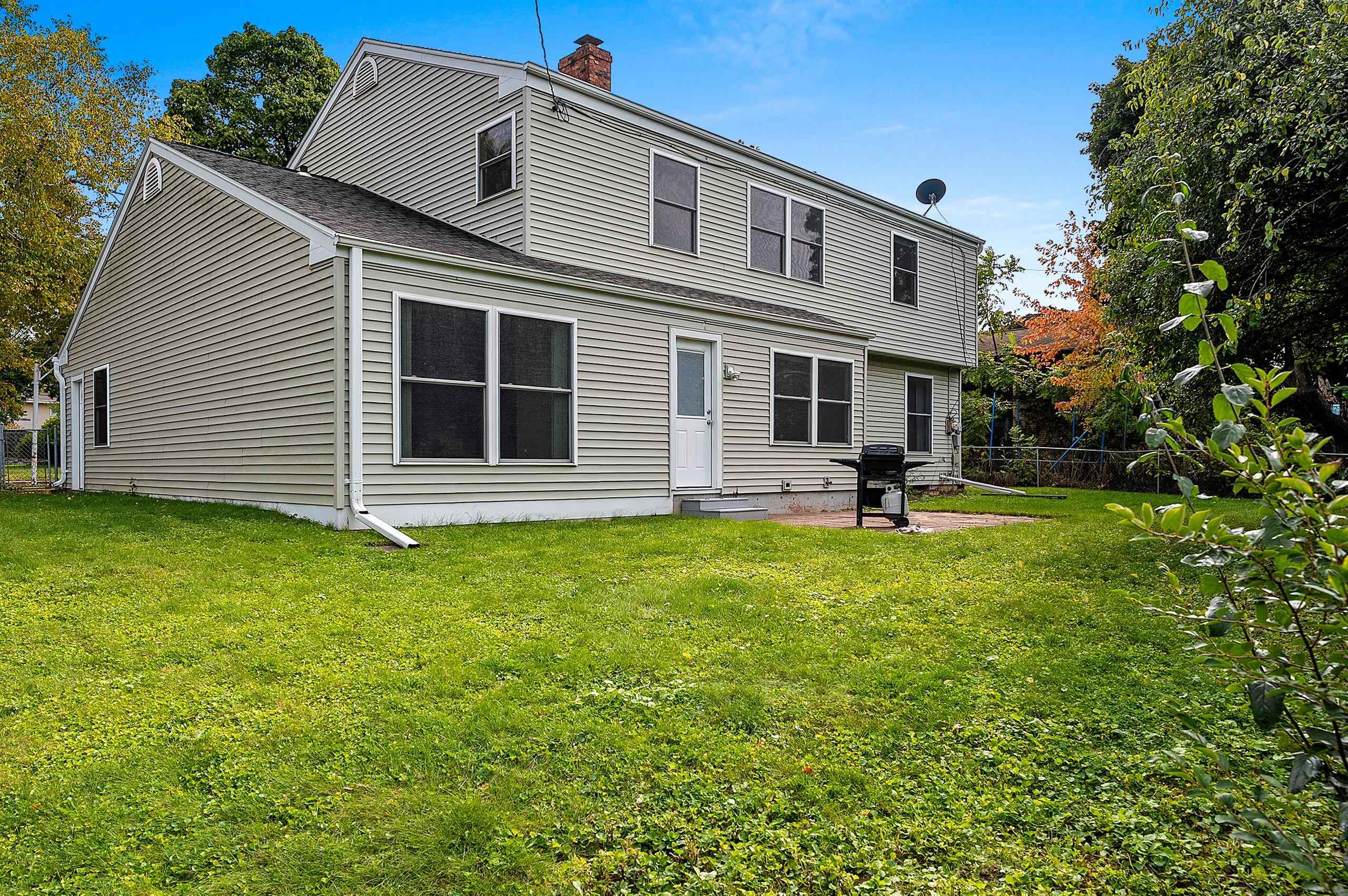 1909 North Nicholas Street Appleton, WI 54914 - Photo 54 of 59