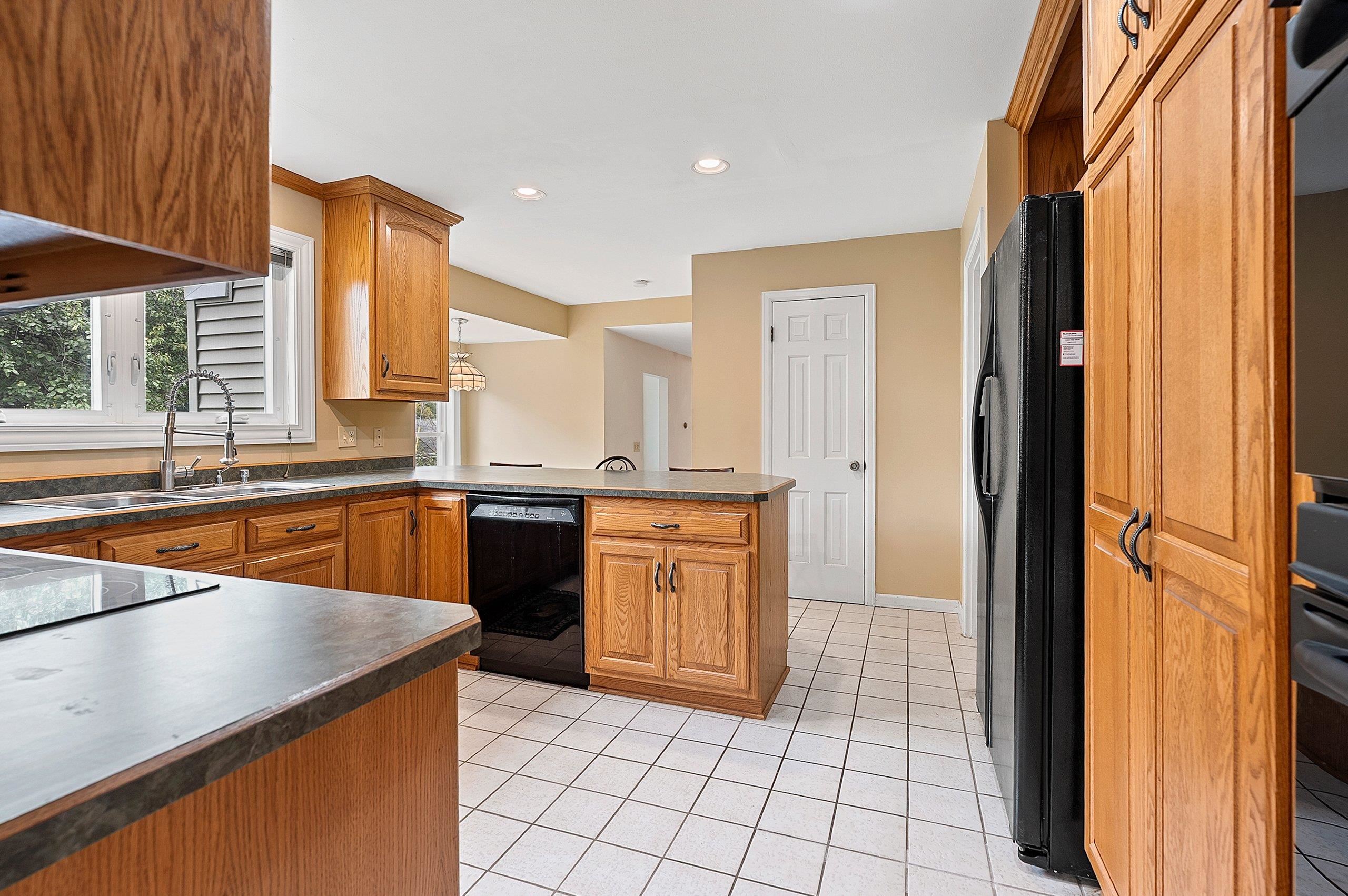 1909 North Nicholas Street Appleton, WI 54914 - Photo 9 of 59