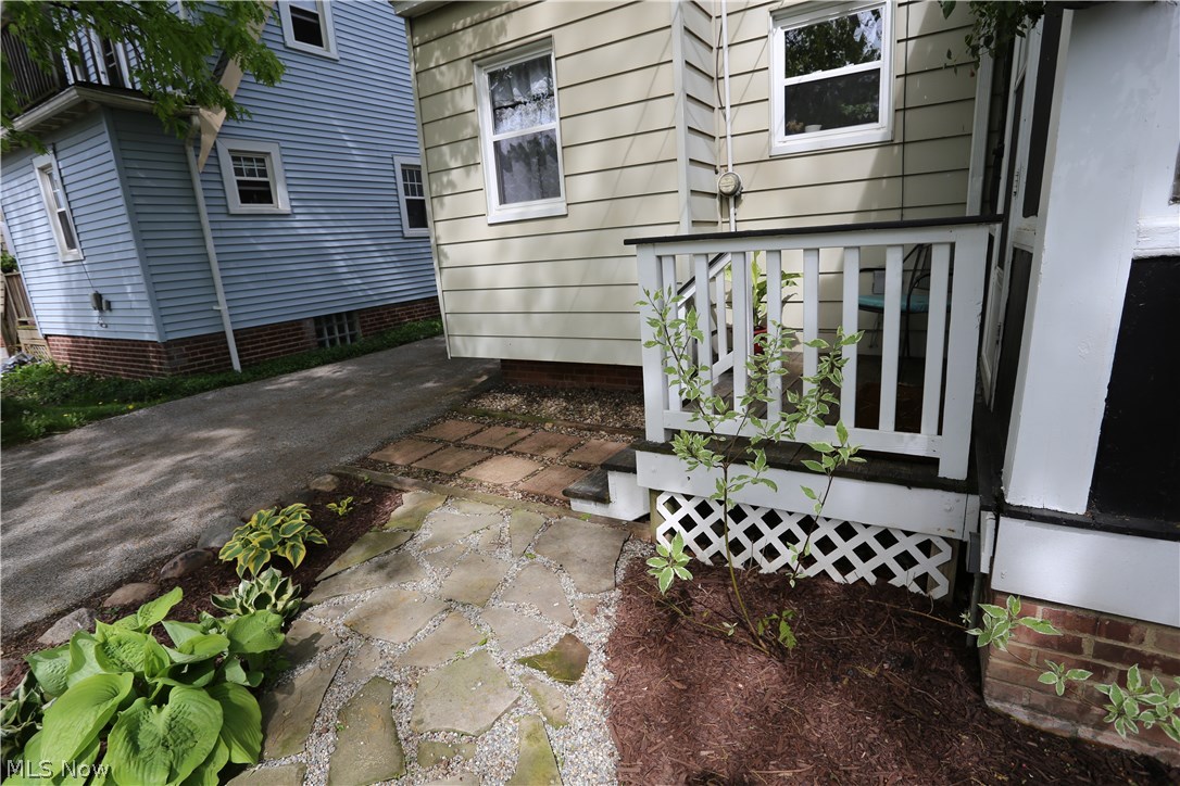 1008 Rushleigh Road Cleveland Heights, OH 44121 - Photo 26 of 28