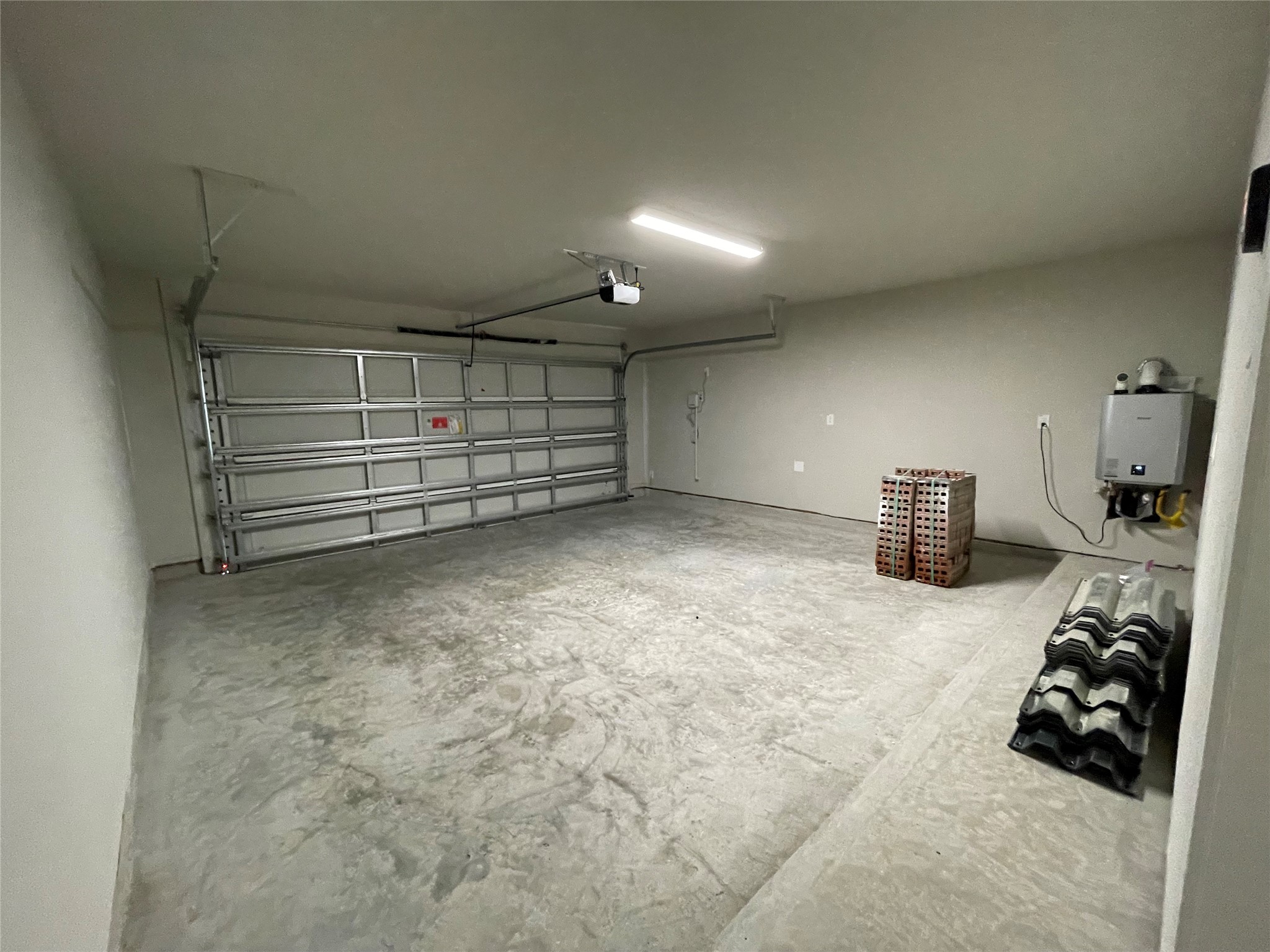 2302 Hazel Berry Street Manvel, TX 77578 - Photo 13 of 27 a view of empty room with windows