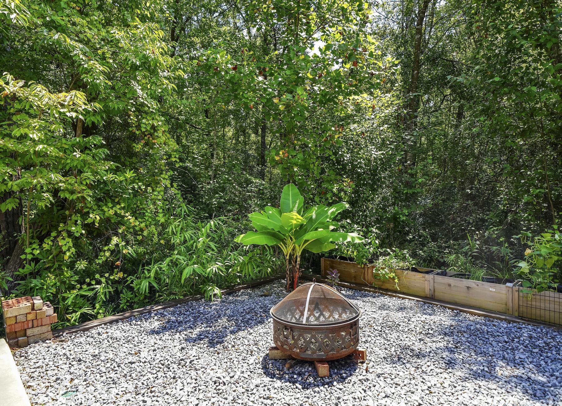 29 Laurel Oaks Drive Freeport, FL 32439 - Photo 42 of 53 a view of a backyard of the house