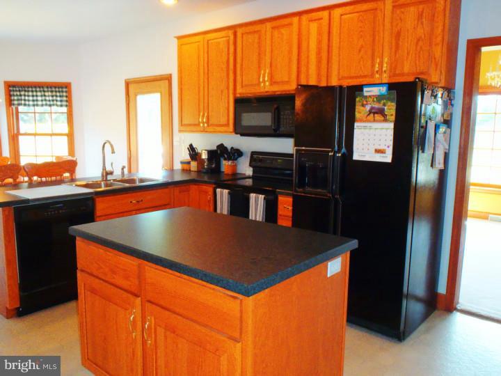 241 School Road Myerstown, PA 17067 - Photo 7 of 25 Kitchen