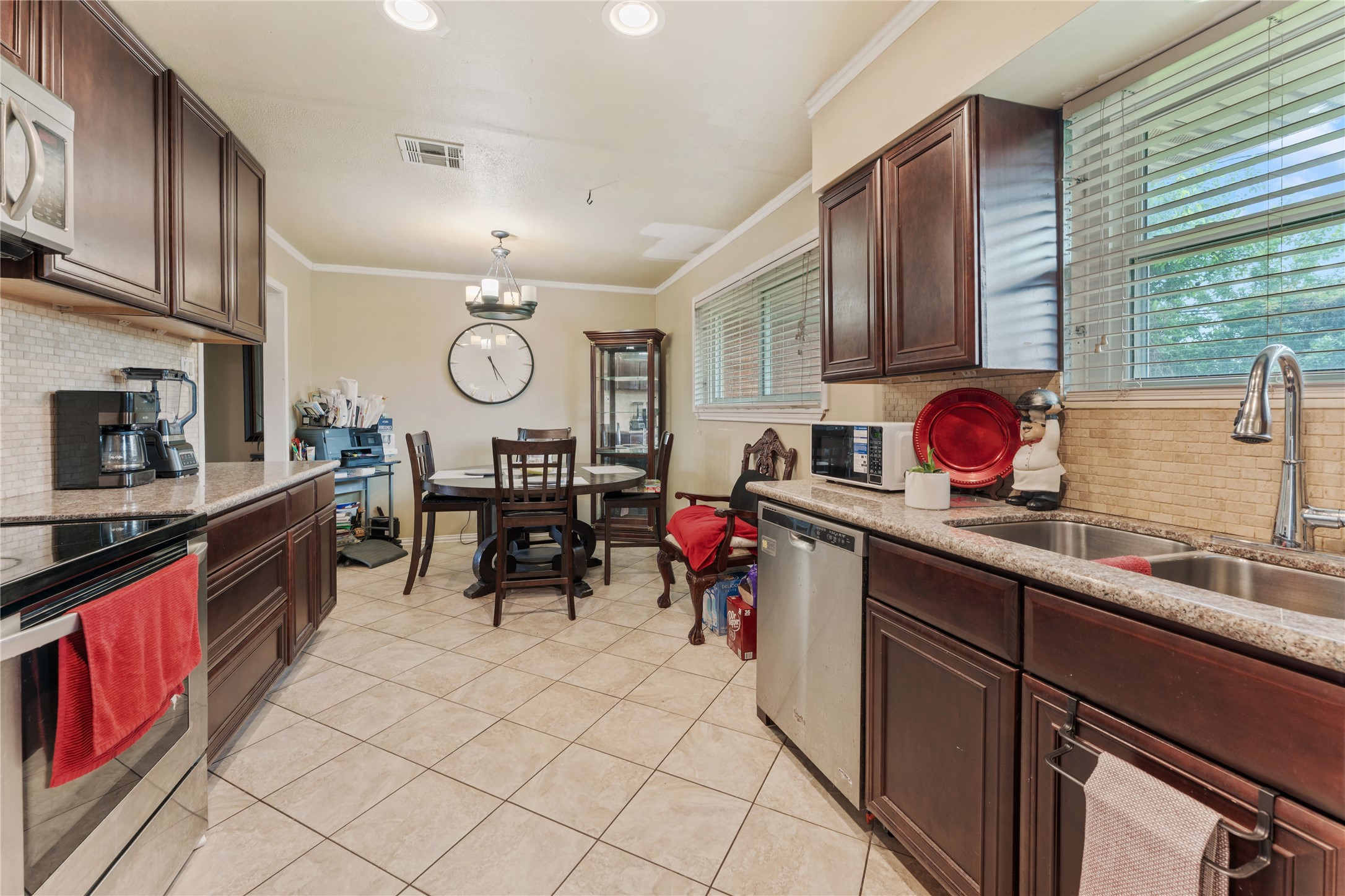 9934 Aves Street Houston, TX 77034 - Photo 3 of 11