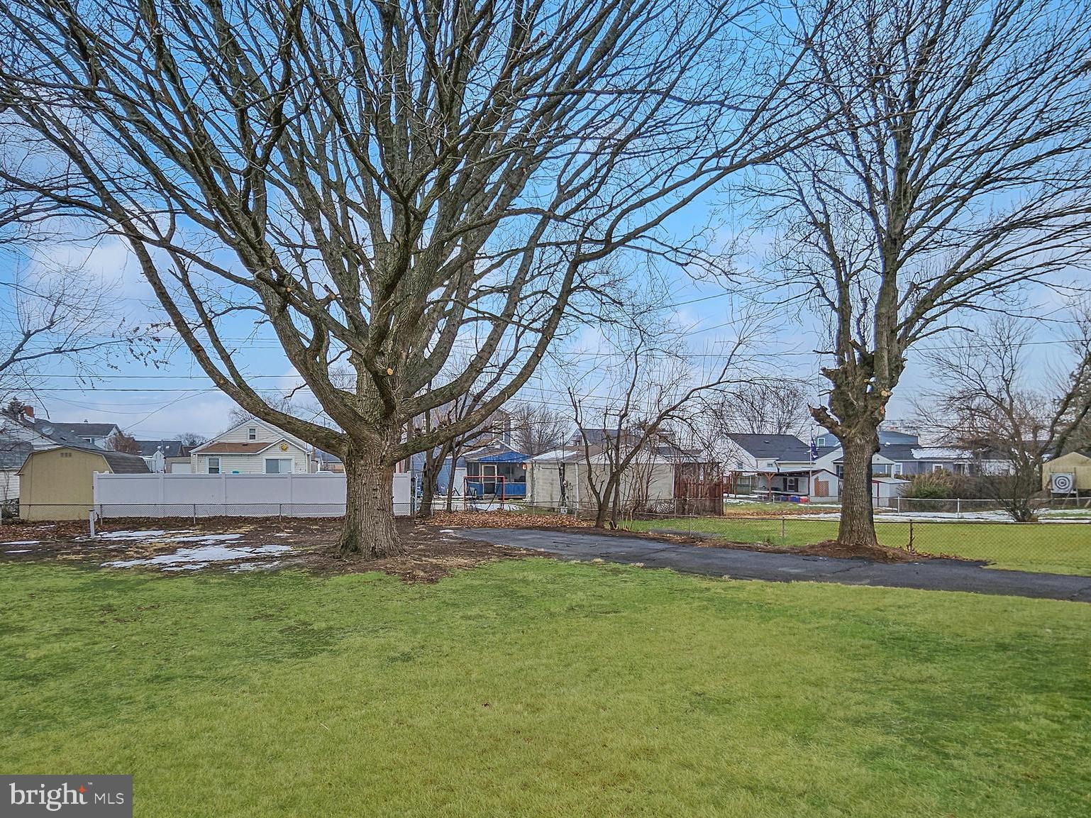 2605 Ambler Road Baltimore, MD 21222 - Photo 3 of 25 a view of outdoor space with garden