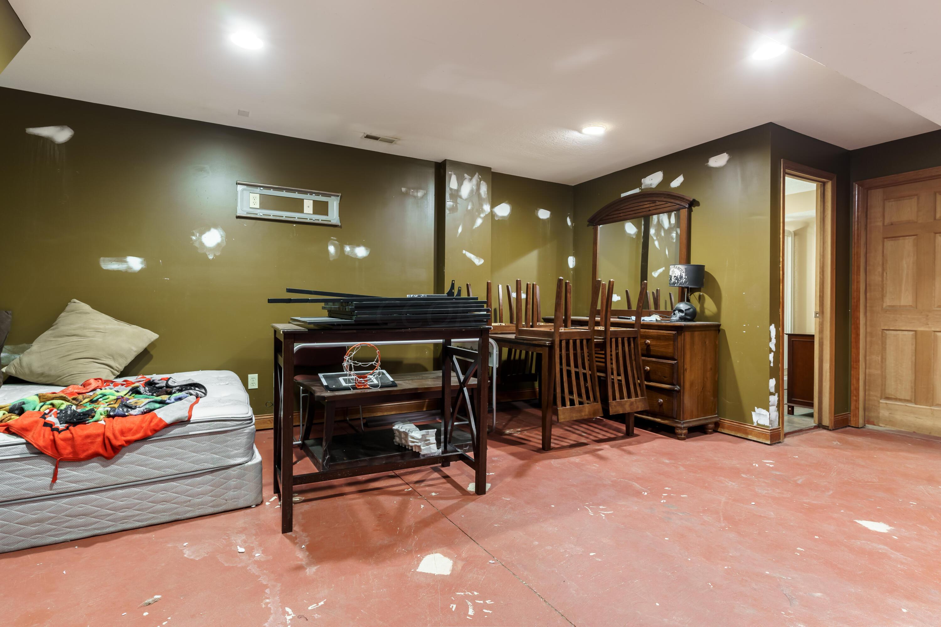 1691 Dyer Road Grove City, OH 43123 - Photo 81 of 108 Could be a bedroom or a rec room