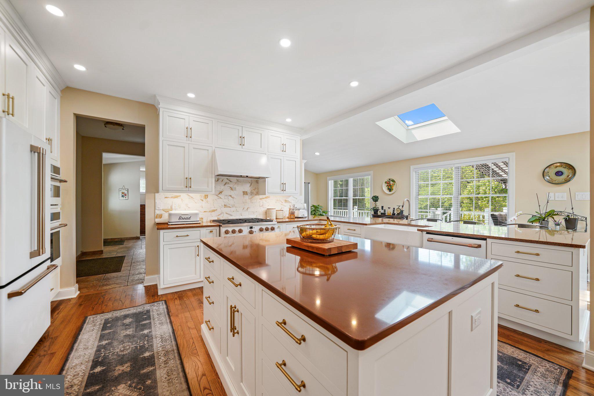 14 Clover Mill Lane Malvern, PA 19355 - Photo 11 of 93 Oversize Kitchen Island