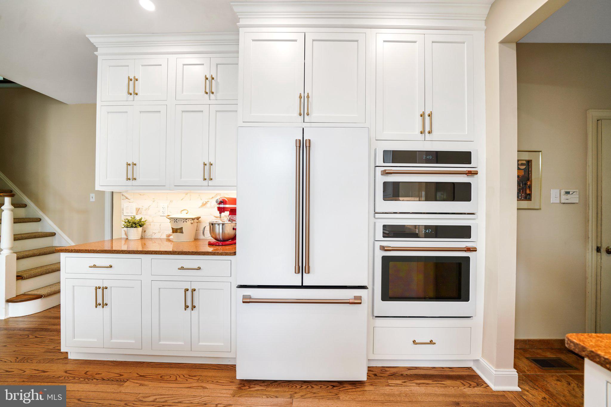 14 Clover Mill Lane Malvern, PA 19355 - Photo 14 of 93 Kitchen w/GE Cafe' Appliances