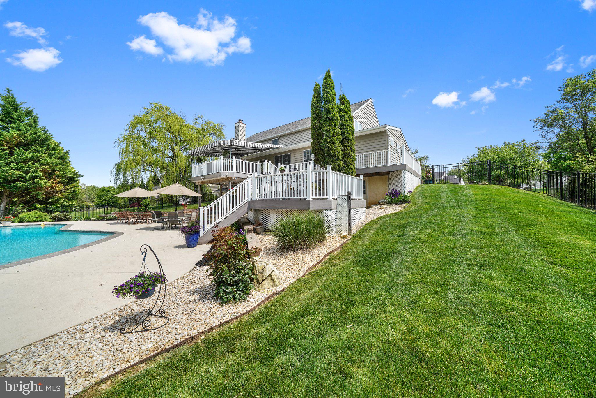 14 Clover Mill Lane Malvern, PA 19355 - Photo 57 of 93 Side Yard