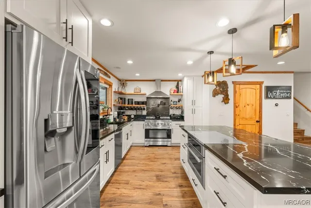 $899,000 | 1118 Elmwood Place, Big Bear City, CA 92314