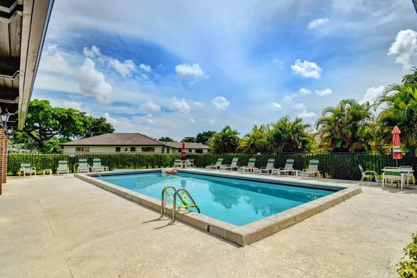 $2,400 | 4724 Greentree Circle, Unit B, Boynton Beach, FL 33436