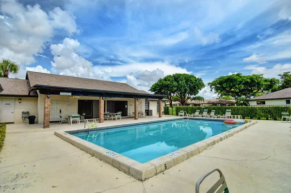 $2,400 | 4724 Greentree Circle, Unit B, Boynton Beach, FL 33436