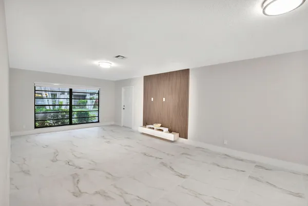 $2,400 | 4724 Greentree Circle, Unit B, Boynton Beach, FL 33436