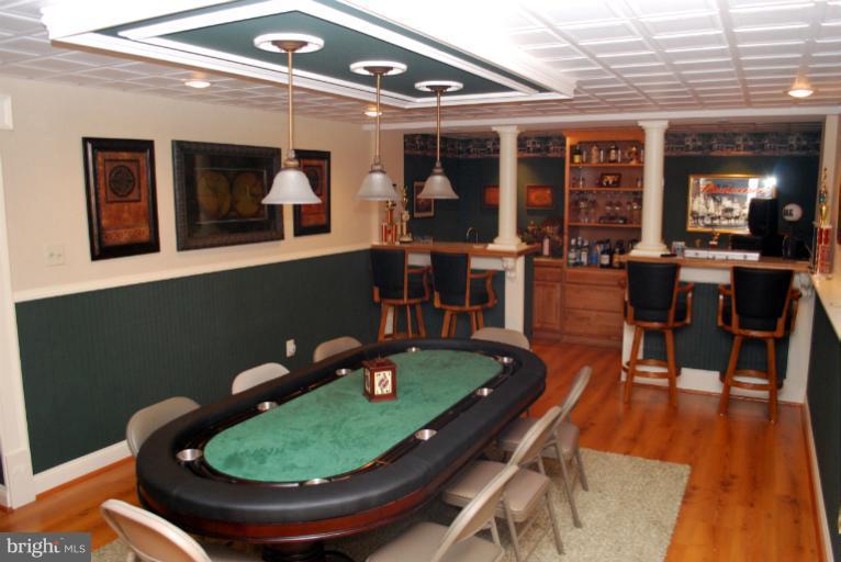 607 Havenhill Road Edgewater, MD 21037 - Photo 2 of 29 a living room with furniture and wooden floor