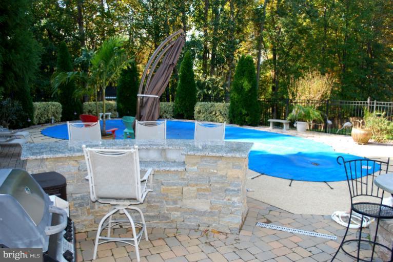 607 Havenhill Road Edgewater, MD 21037 - Photo 21 of 29 an outdoor space with seating