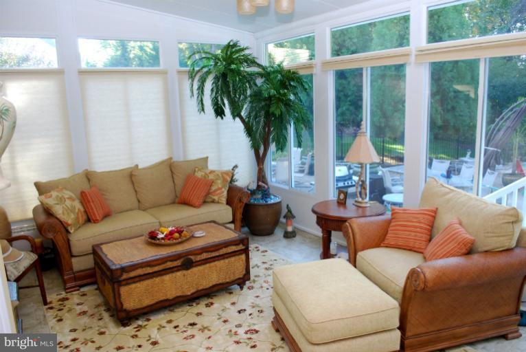 607 Havenhill Road Edgewater, MD 21037 - Photo 4 of 29 a living room with furniture and a large window