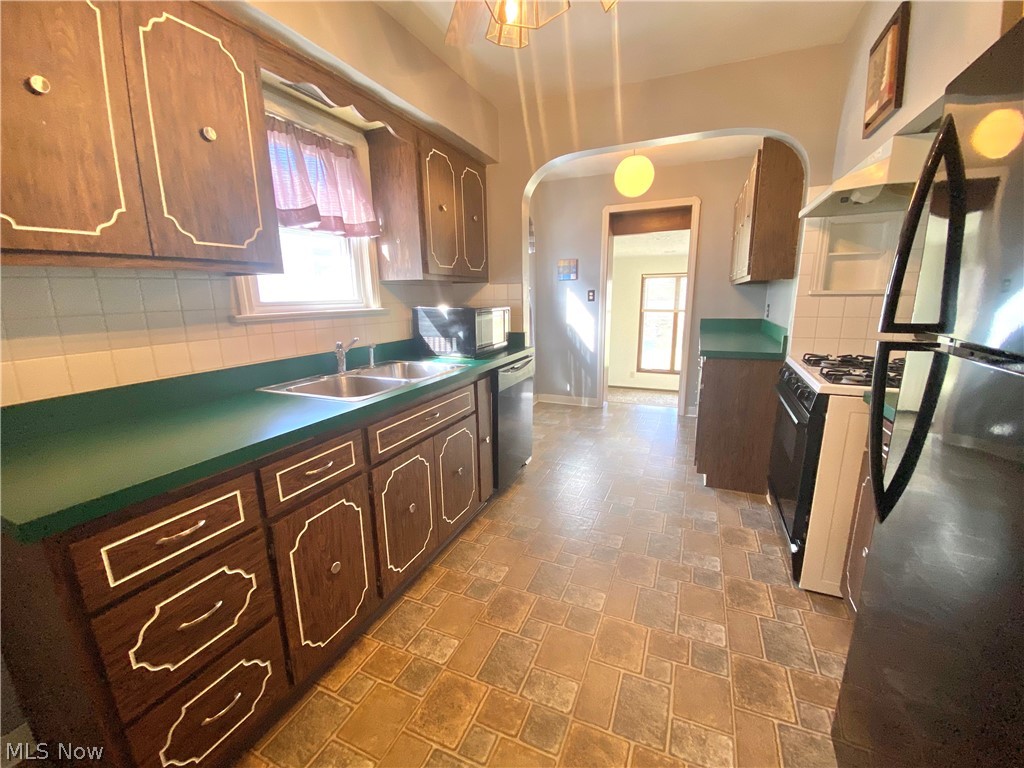 4176 Ridgeview Road Cleveland, OH 44144 - Photo 8 of 21 Gallery Image 8