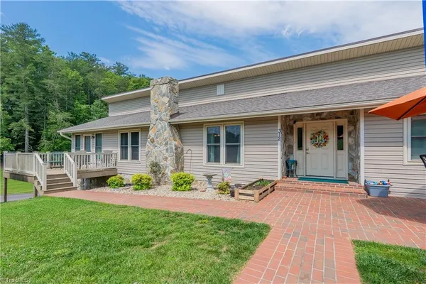 $2,499,000 | 368 Oak Hill Drive, Cana, VA 24317