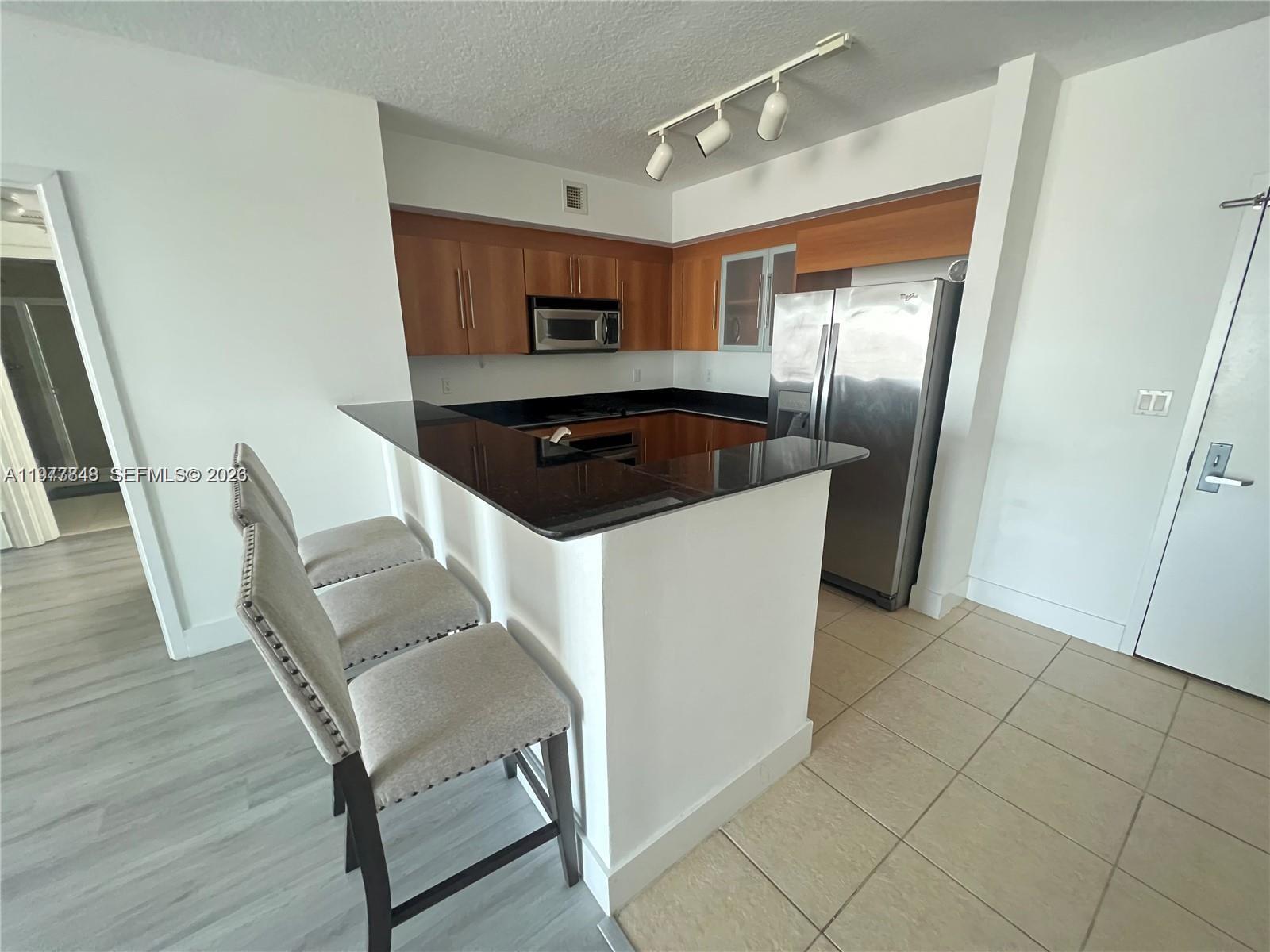 325 South Biscayne Boulevard, Unit 2415 Miami, FL 33131 - Photo 3 of 23