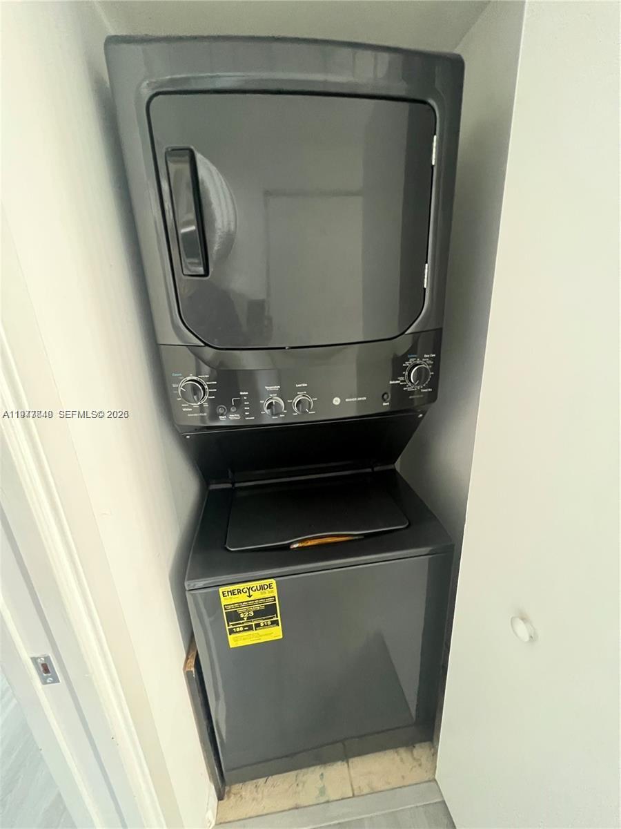 325 South Biscayne Boulevard, Unit 2415 Miami, FL 33131 - Photo 10 of 23