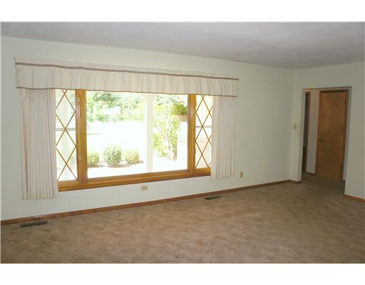 54094 Pine Road South Bend, IN 46628 - Photo 2 of 24 Gallery Image 2
