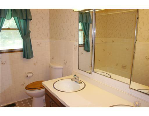 54094 Pine Road South Bend, IN 46628 - Photo 17 of 24 Gallery Image 17