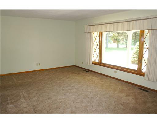 54094 Pine Road South Bend, IN 46628 - Photo 3 of 24 Gallery Image 3