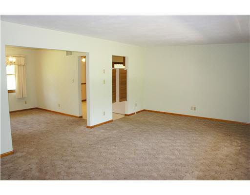 54094 Pine Road South Bend, IN 46628 - Photo 4 of 24 Gallery Image 4