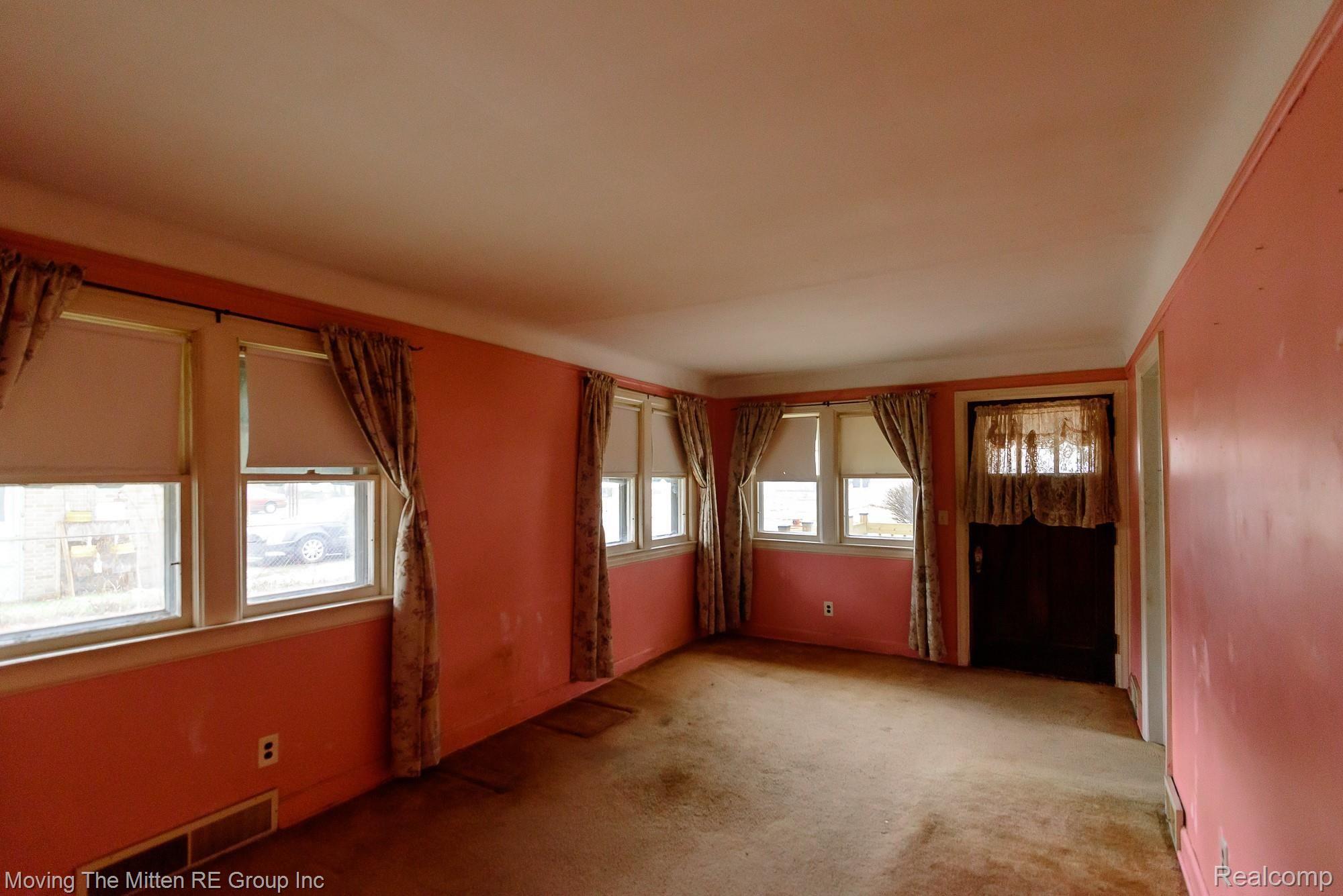 221 Helen Street Inkster, MI 48141 - Photo 4 of 14 4.jpg