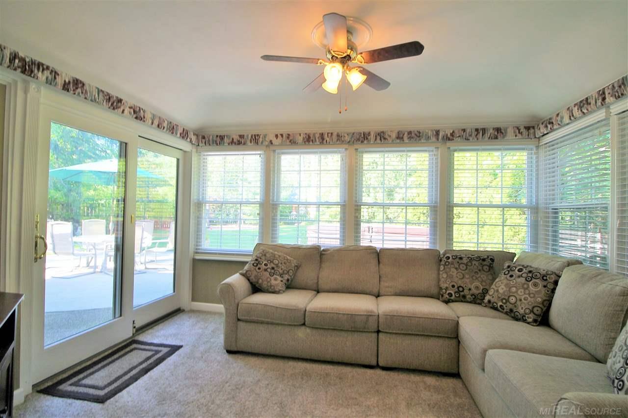316 Stephens Road Grosse Pointe, MI 48236 - Photo 21 of 59 50021598-20.JPG
