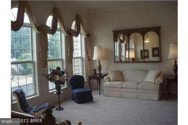18306 Mill Ridge Terrace Leesburg, VA 20176 - Photo 3 of 21 Family Room