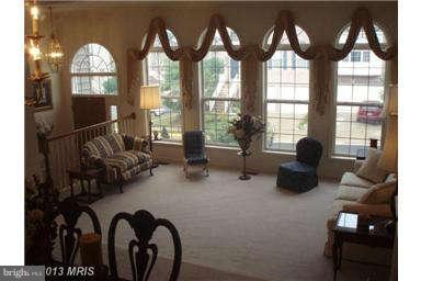 18306 Mill Ridge Terrace Leesburg, VA 20176 - Photo 4 of 21 Family Room