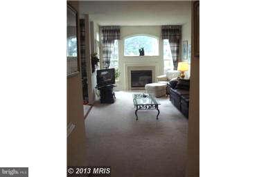 18306 Mill Ridge Terrace Leesburg, VA 20176 - Photo 8 of 21 Living Room