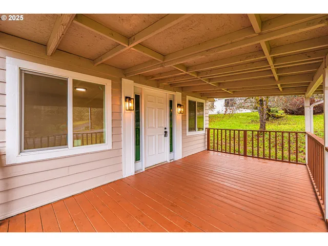 $385,000 | 225 21st Avenue, Sweet Home, OR 97386