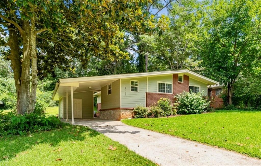 2237 Tilson Circle Decatur, GA 30032 - Photo 2 of 24