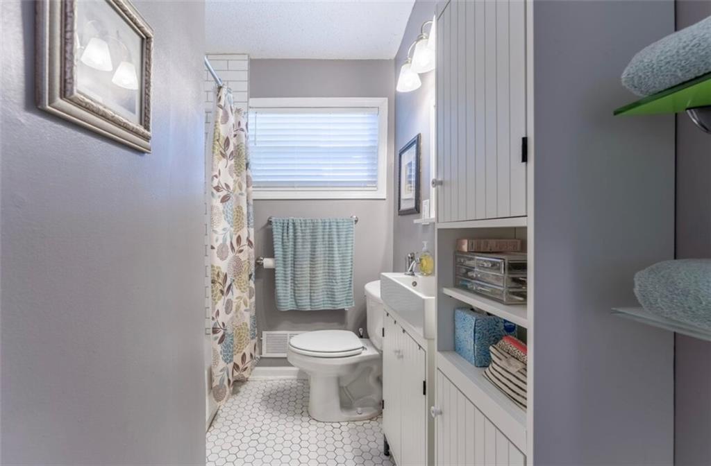 2237 Tilson Circle Decatur, GA 30032 - Photo 10 of 24