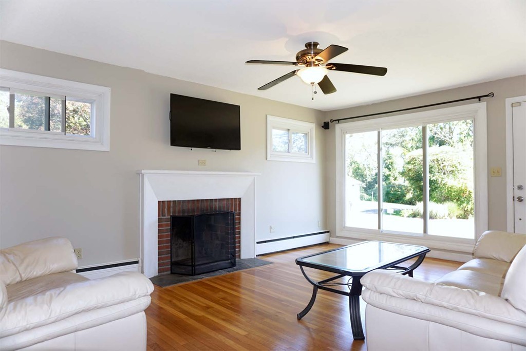 1 Bassett Road Holyoke, MA 01040 - Photo 3 of 21 Gallery Image 3