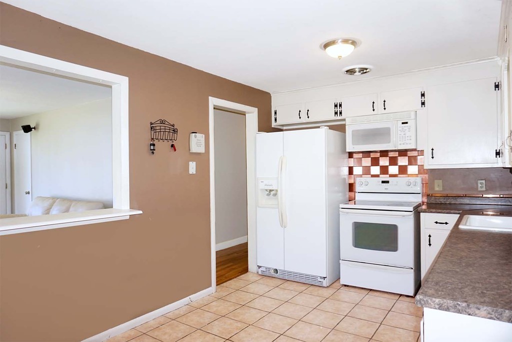 1 Bassett Road Holyoke, MA 01040 - Photo 9 of 21 Gallery Image 9